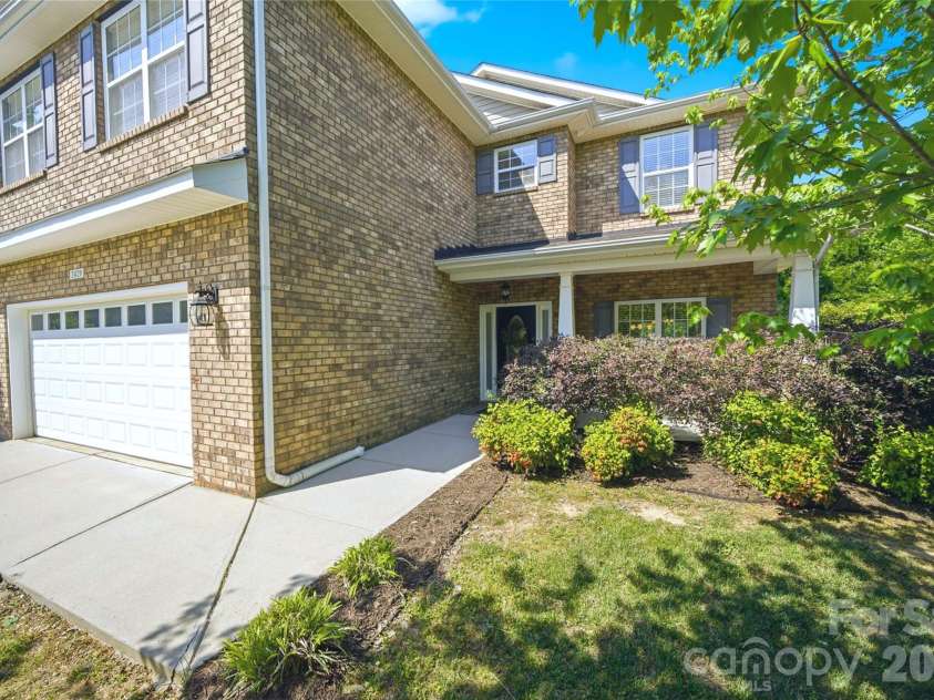 2429 Glyncastle Way, Gastonia, NC 28056.  MLS# CAR4374292, YatesRealty ID 21302. Full Brick Home