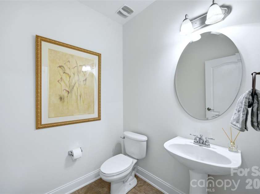 2429 Glyncastle Way, Gastonia, NC 28056.  MLS# CAR4374292, YatesRealty ID 21302. Powder Room