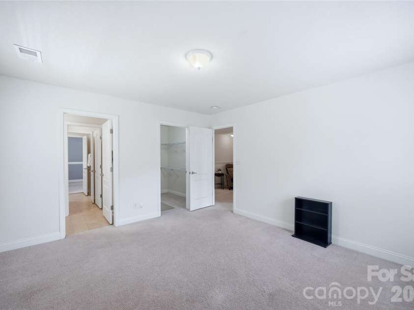 2429 Glyncastle Way, Gastonia, NC 28056.  MLS# CAR4374292, YatesRealty ID 21302. Secondary bedroom