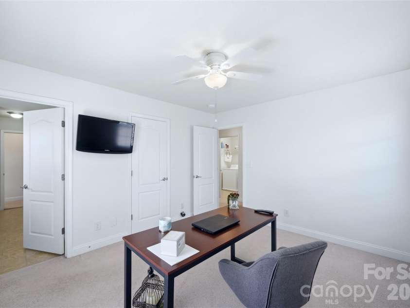 2429 Glyncastle Way, Gastonia, NC 28056.  MLS# CAR4374292, YatesRealty ID 21302. Secondary Bedroom