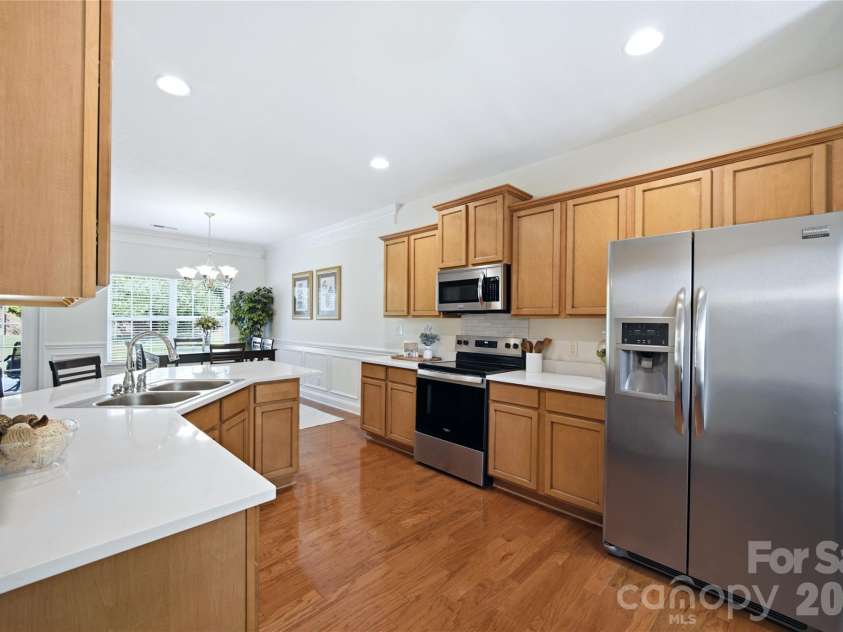 2429 Glyncastle Way, Gastonia, NC 28056.  MLS# CAR4374292, YatesRealty ID 21302. Updated Quartz counter-tops