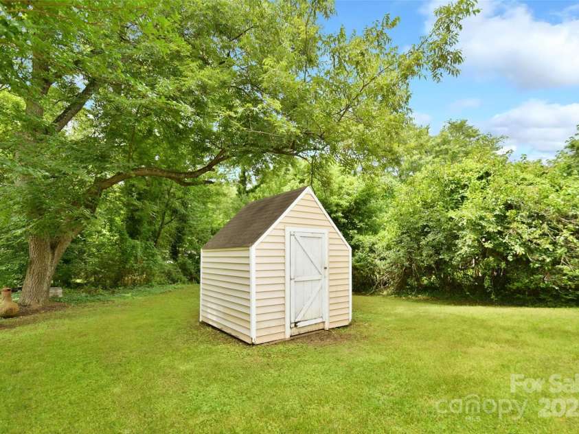 379 Sharpe Street, Mooresville, NC 28115.  MLS# CAR4269888, YatesRealty ID 21304. 