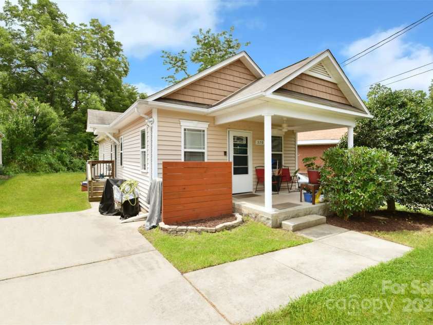 379 Sharpe Street, Mooresville, NC 28115.  MLS# CAR4269888, YatesRealty ID 21304. 