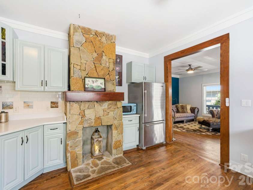 734 Herrin Avenue, Charlotte, NC 28205.  MLS# CAR4374397, YatesRealty ID 21307. 