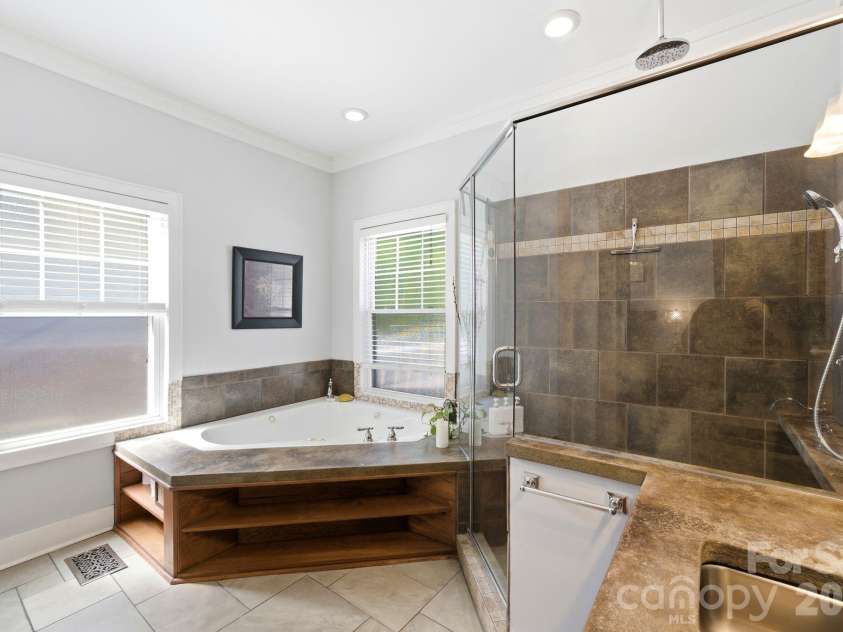 734 Herrin Avenue, Charlotte, NC 28205.  MLS# CAR4374397, YatesRealty ID 21307. 