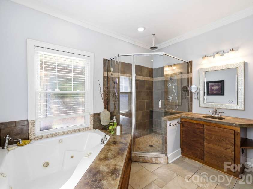 734 Herrin Avenue, Charlotte, NC 28205.  MLS# CAR4374397, YatesRealty ID 21307. 