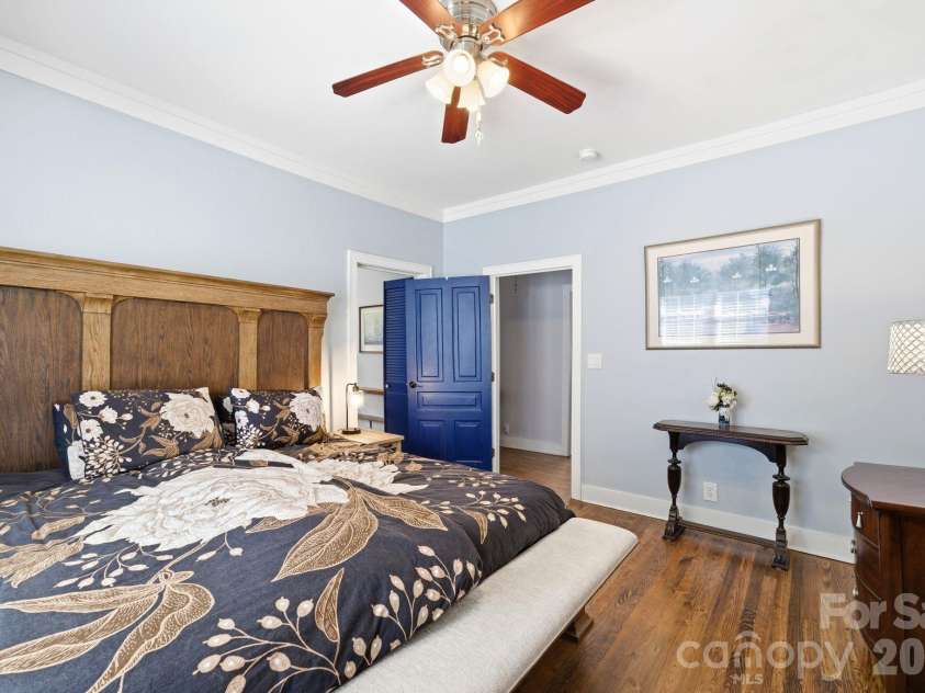 734 Herrin Avenue, Charlotte, NC 28205.  MLS# CAR4374397, YatesRealty ID 21307. 