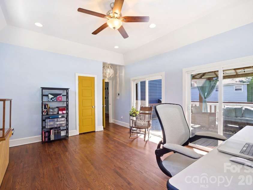 734 Herrin Avenue, Charlotte, NC 28205.  MLS# CAR4374397, YatesRealty ID 21307. 