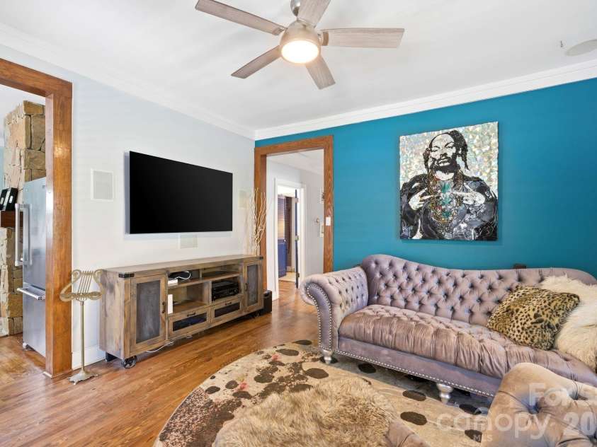 734 Herrin Avenue, Charlotte, NC 28205.  MLS# CAR4374397, YatesRealty ID 21307. 