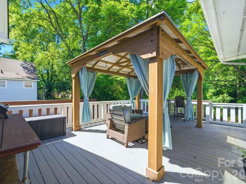 734 Herrin Avenue, Charlotte, NC 28205.  MLS# CAR4374397, YatesRealty ID 21307. 