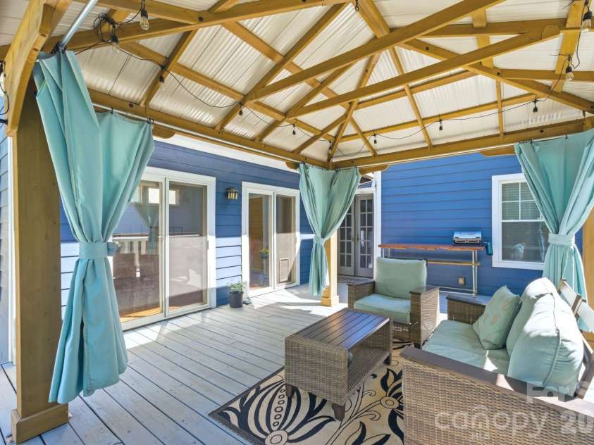 734 Herrin Avenue, Charlotte, NC 28205.  MLS# CAR4374397, YatesRealty ID 21307. 