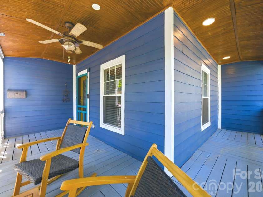 734 Herrin Avenue, Charlotte, NC 28205.  MLS# CAR4374397, YatesRealty ID 21307. 