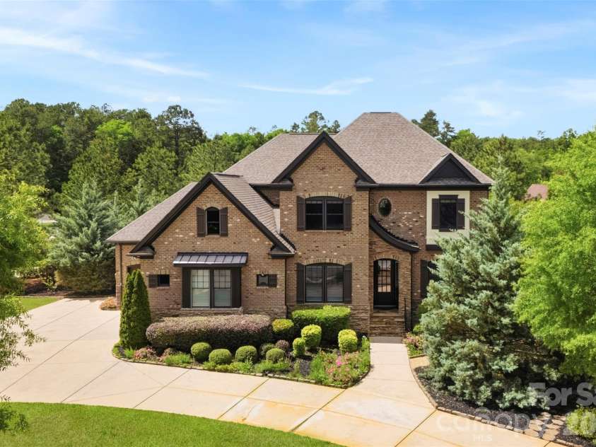 1009 Princessa Drive, Matthews, NC 28104.  MLS# CAR4378075, YatesRealty ID 21308. 