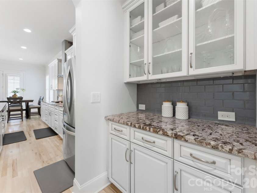 1009 Princessa Drive, Matthews, NC 28104.  MLS# CAR4378075, YatesRealty ID 21308. 