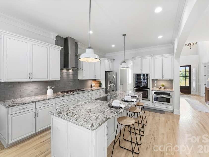 1009 Princessa Drive, Matthews, NC 28104.  MLS# CAR4378075, YatesRealty ID 21308. 