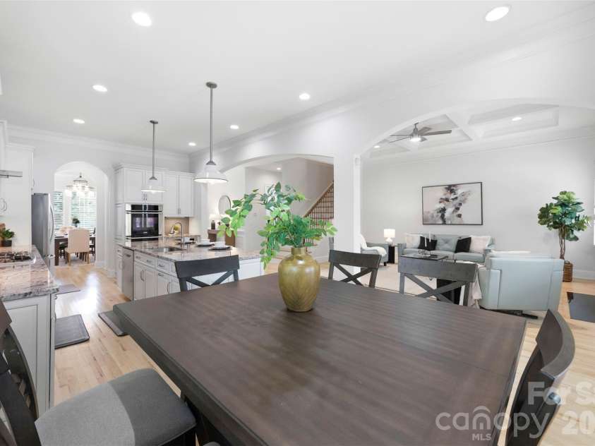 1009 Princessa Drive, Matthews, NC 28104.  MLS# CAR4378075, YatesRealty ID 21308. 