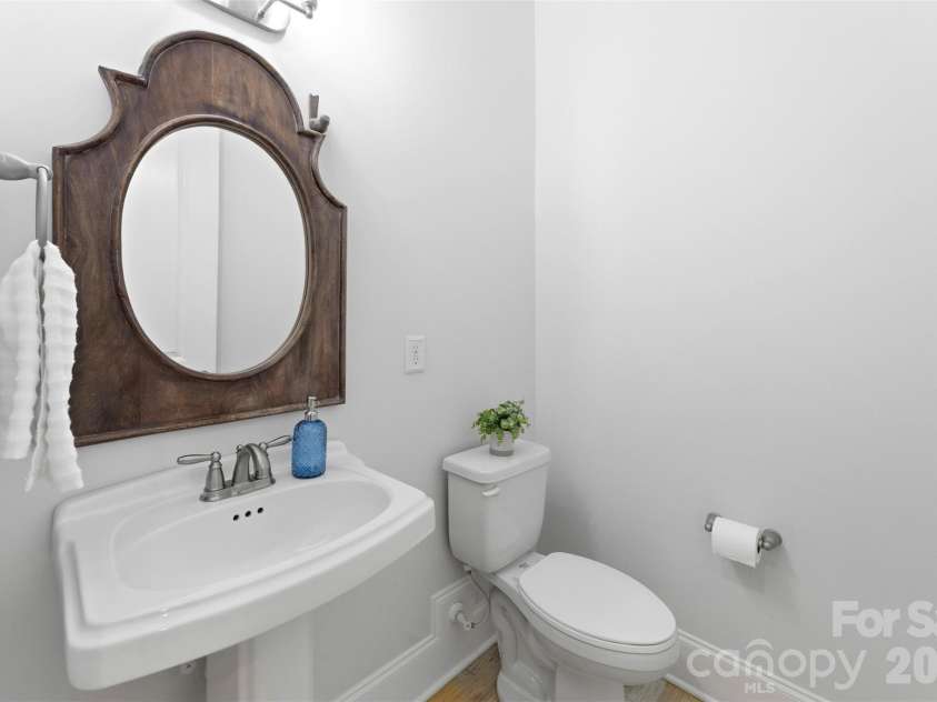 1009 Princessa Drive, Matthews, NC 28104.  MLS# CAR4378075, YatesRealty ID 21308. 