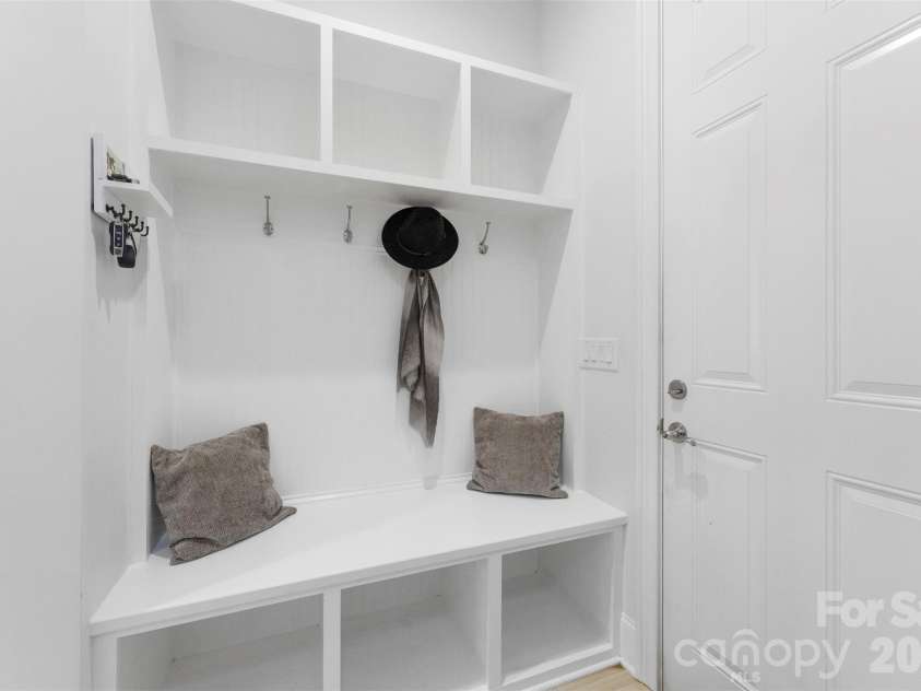 1009 Princessa Drive, Matthews, NC 28104.  MLS# CAR4378075, YatesRealty ID 21308. 