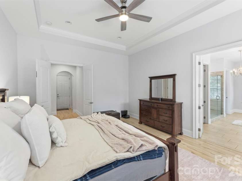 1009 Princessa Drive, Matthews, NC 28104.  MLS# CAR4378075, YatesRealty ID 21308. 