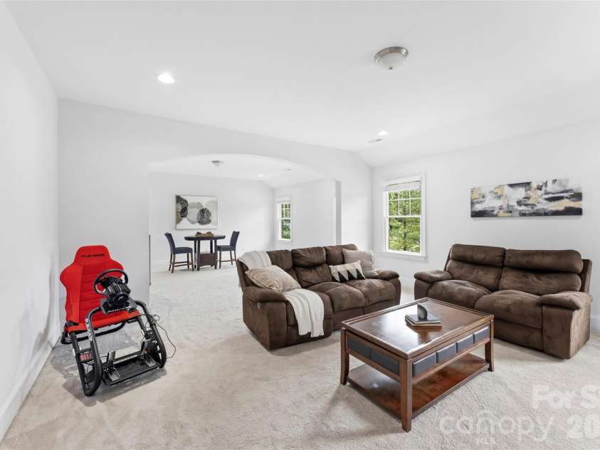 1009 Princessa Drive, Matthews, NC 28104.  MLS# CAR4378075, YatesRealty ID 21308. 