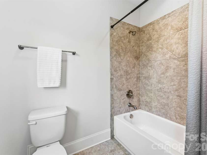 1009 Princessa Drive, Matthews, NC 28104.  MLS# CAR4378075, YatesRealty ID 21308. 