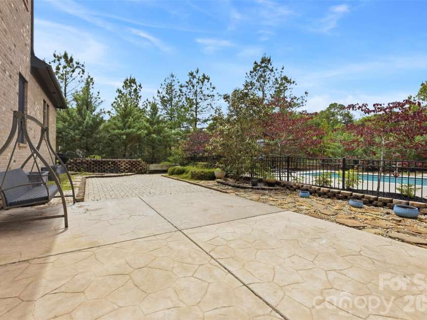 1009 Princessa Drive, Matthews, NC 28104.  MLS# CAR4378075, YatesRealty ID 21308. 