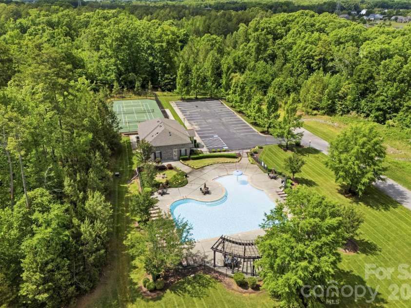 1009 Princessa Drive, Matthews, NC 28104.  MLS# CAR4378075, YatesRealty ID 21308. 