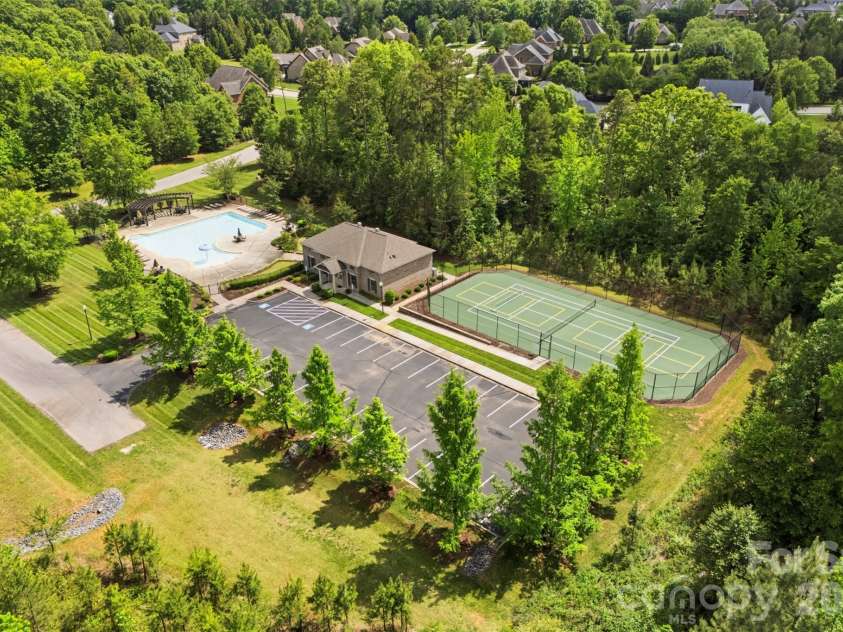1009 Princessa Drive, Matthews, NC 28104.  MLS# CAR4378075, YatesRealty ID 21308. 