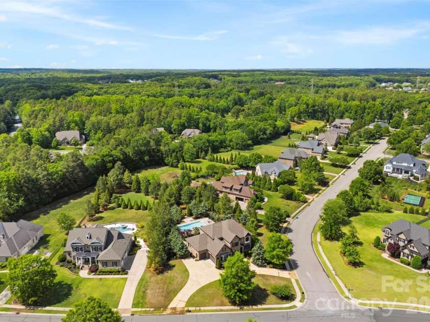 1009 Princessa Drive, Matthews, NC 28104.  MLS# CAR4378075, YatesRealty ID 21308. 