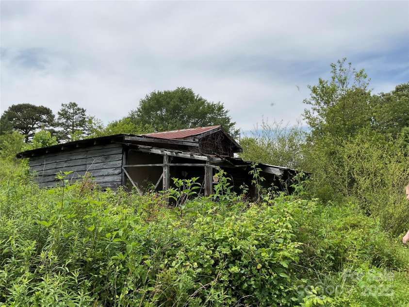 4282 Mount Gilead Church Road, Connelly Springs, NC 28612.  MLS# CAR4272301, YatesRealty ID 21308. Secondary barn