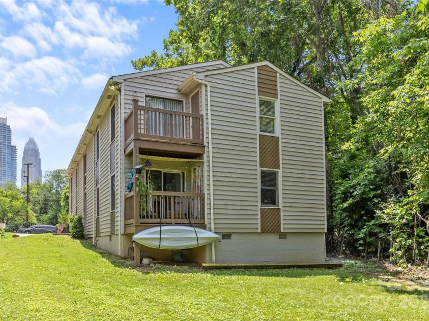 221 Cedar Street, Charlotte, NC 28202.  MLS# CAR4268658, YatesRealty ID 21309. 