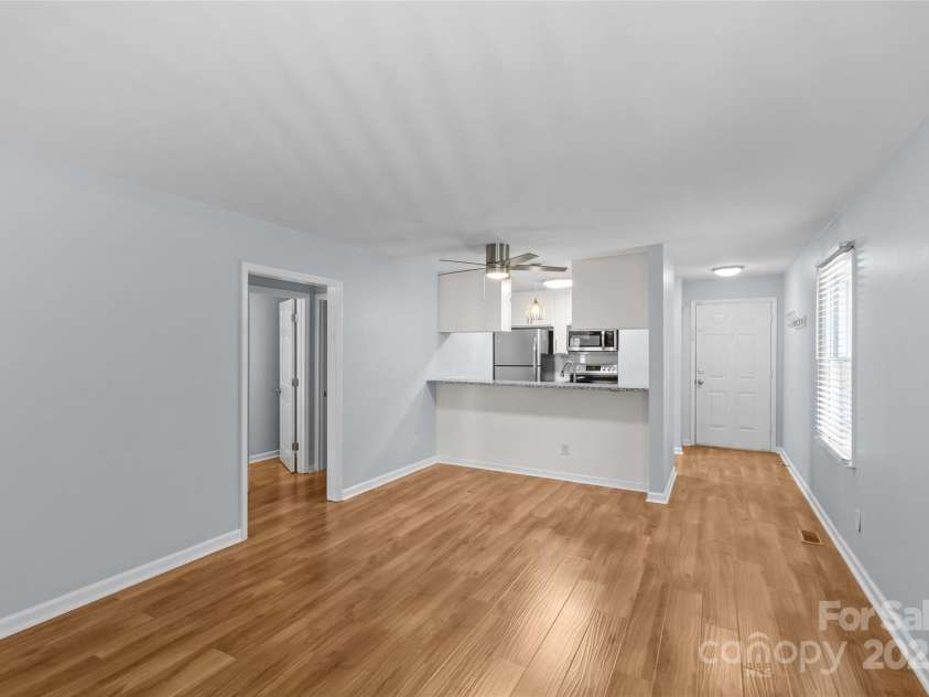 221 Cedar Street, Charlotte, NC 28202.  MLS# CAR4268658, YatesRealty ID 21309. Unit A