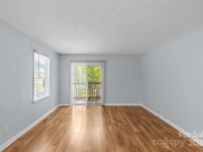 221 Cedar Street, Charlotte, NC 28202.  MLS# CAR4268658, YatesRealty ID 21309. Unit A