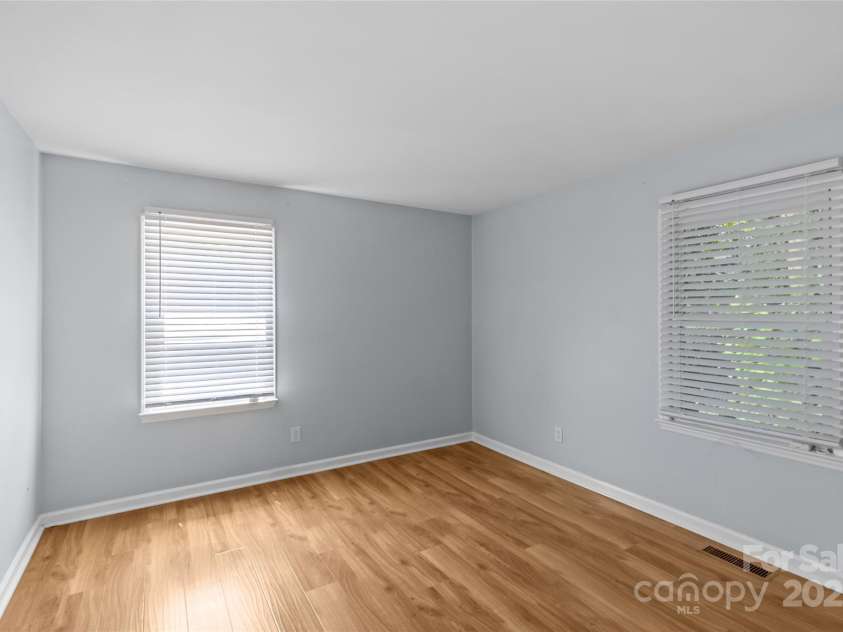 221 Cedar Street, Charlotte, NC 28202.  MLS# CAR4268658, YatesRealty ID 21309. Unit A