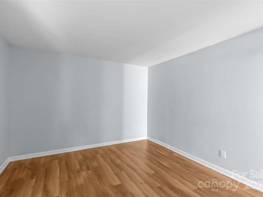 221 Cedar Street, Charlotte, NC 28202.  MLS# CAR4268658, YatesRealty ID 21309. Unit A