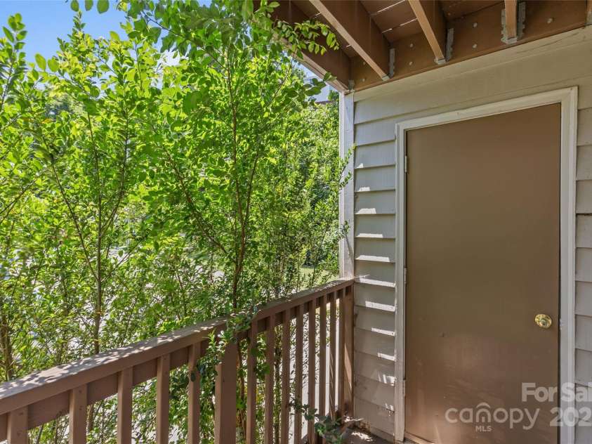 221 Cedar Street, Charlotte, NC 28202.  MLS# CAR4268658, YatesRealty ID 21309. Unit A