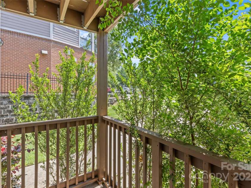 221 Cedar Street, Charlotte, NC 28202.  MLS# CAR4268658, YatesRealty ID 21309. Unit A