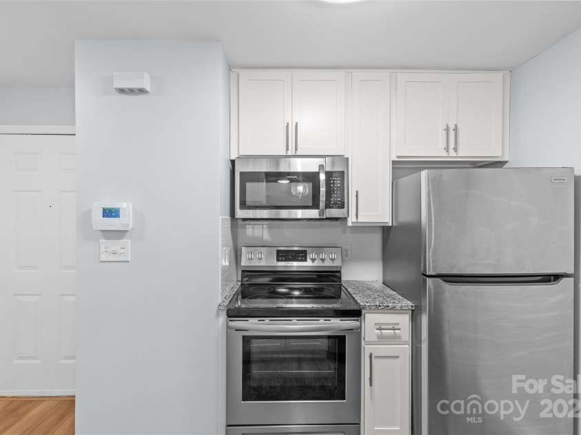 221 Cedar Street, Charlotte, NC 28202.  MLS# CAR4268658, YatesRealty ID 21309. Unit D