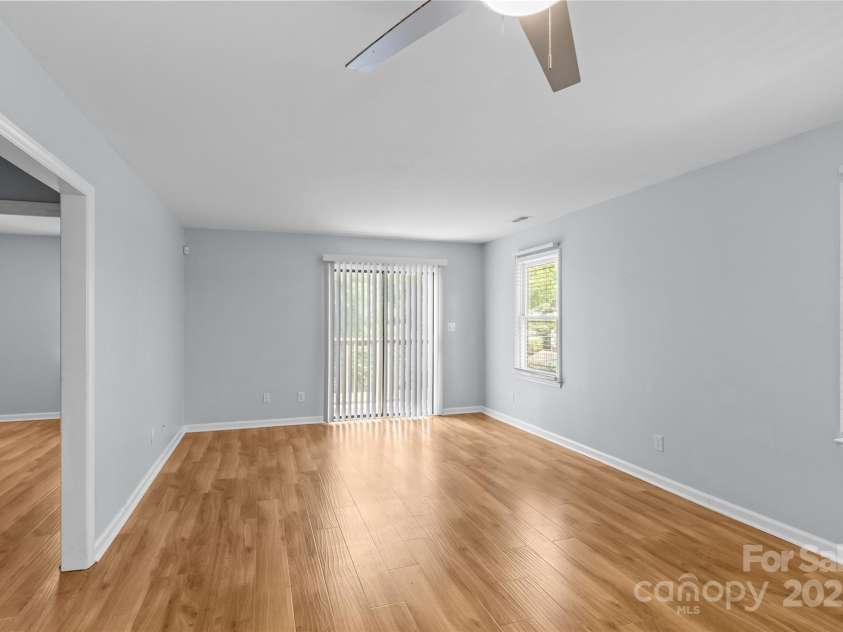 221 Cedar Street, Charlotte, NC 28202.  MLS# CAR4268658, YatesRealty ID 21309. Unit D