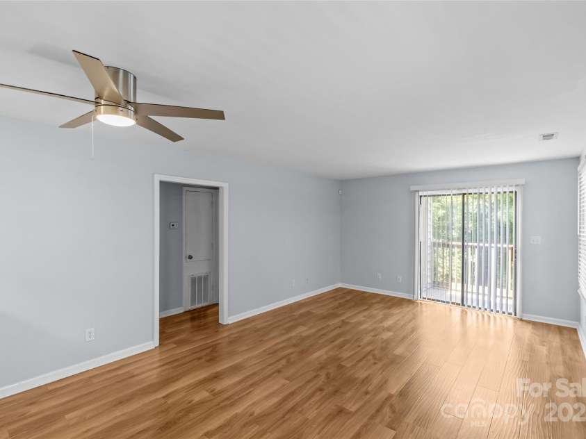 221 Cedar Street, Charlotte, NC 28202.  MLS# CAR4268658, YatesRealty ID 21309. Unit D