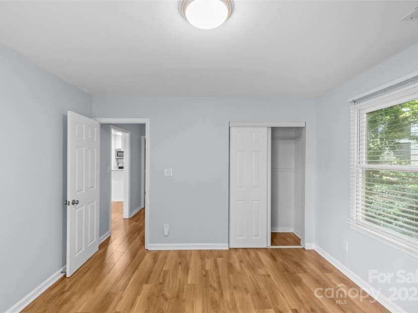 221 Cedar Street, Charlotte, NC 28202.  MLS# CAR4268658, YatesRealty ID 21309. Unit D