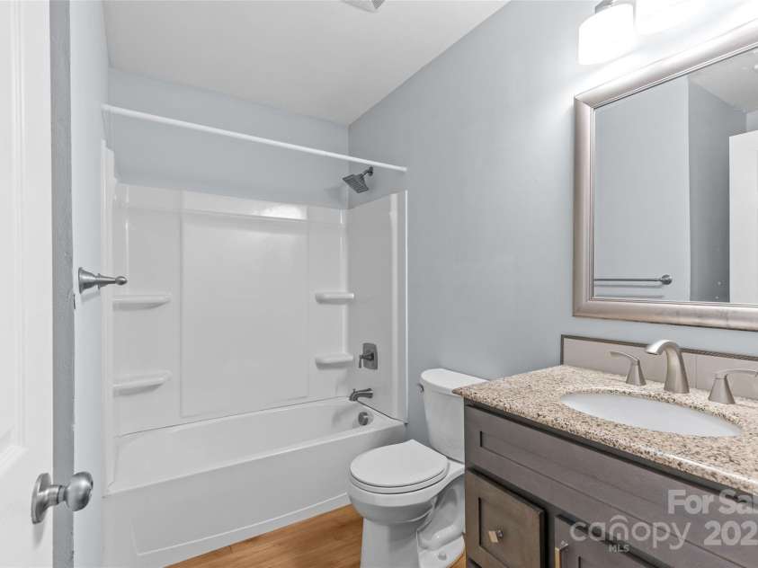 221 Cedar Street, Charlotte, NC 28202.  MLS# CAR4268658, YatesRealty ID 21309. Unit D