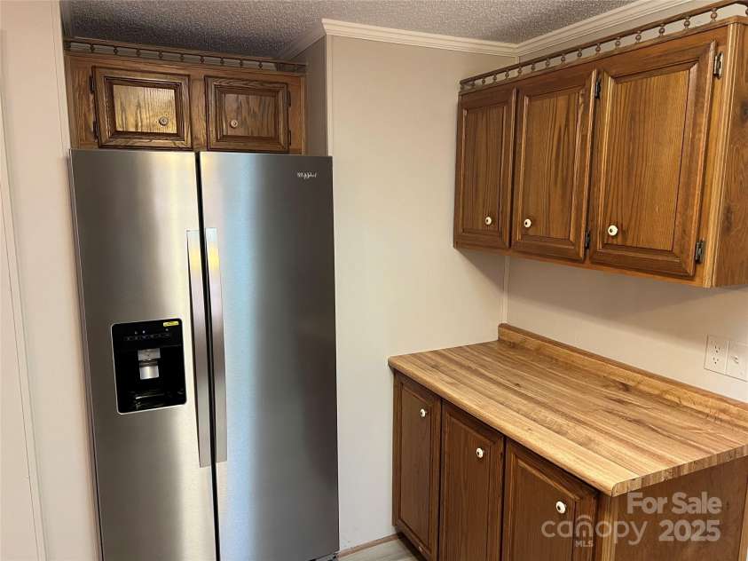 112 and 154 Merri Drive, Hendersonville, NC 28792.  MLS# CAR4184077, YatesRealty ID 2131. 