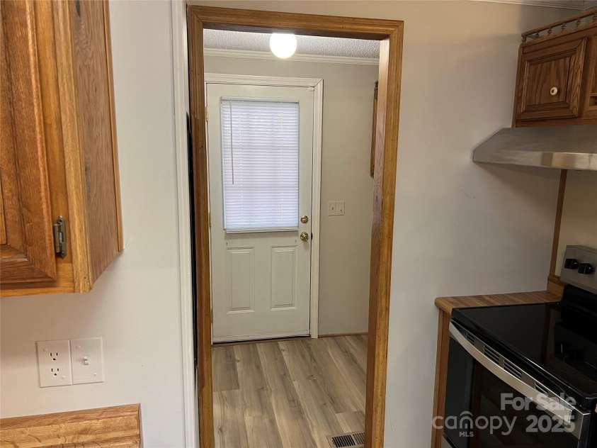 112 and 154 Merri Drive, Hendersonville, NC 28792.  MLS# CAR4184077, YatesRealty ID 2131. 