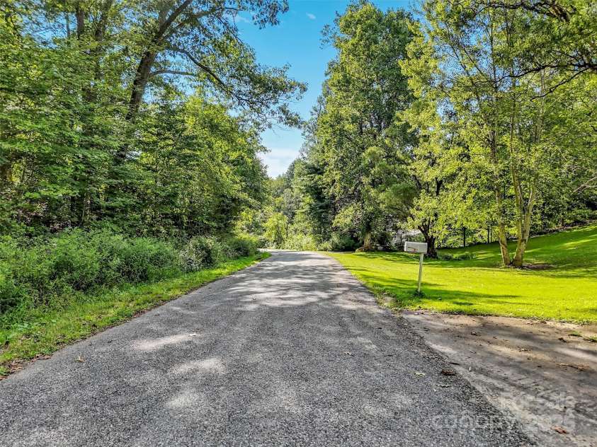 323 Jody Cove, Canton, NC 28716.  MLS# CAR4298691, YatesRealty ID 2131. 