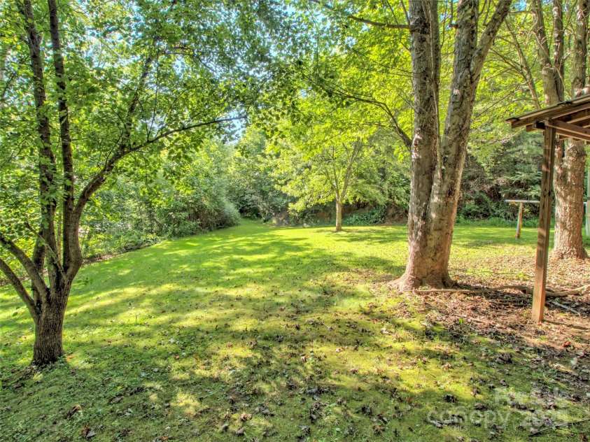 323 Jody Cove, Canton, NC 28716.  MLS# CAR4298691, YatesRealty ID 2131. 