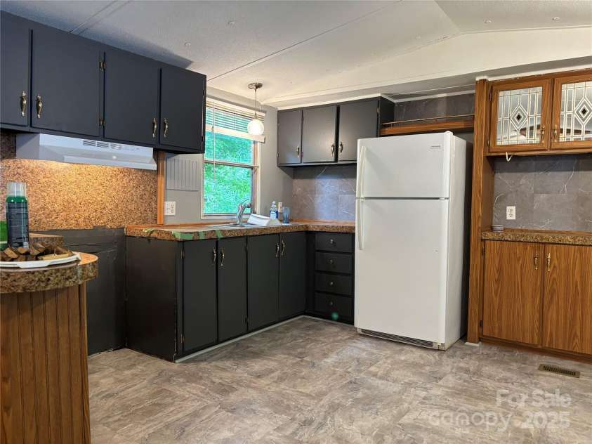 323 Jody Cove, Canton, NC 28716.  MLS# CAR4298691, YatesRealty ID 2131. 