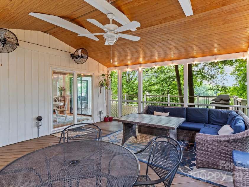 138 Ardmore Place, Mooresville, NC 28117.  MLS# CAR4270841, YatesRealty ID 21310. 