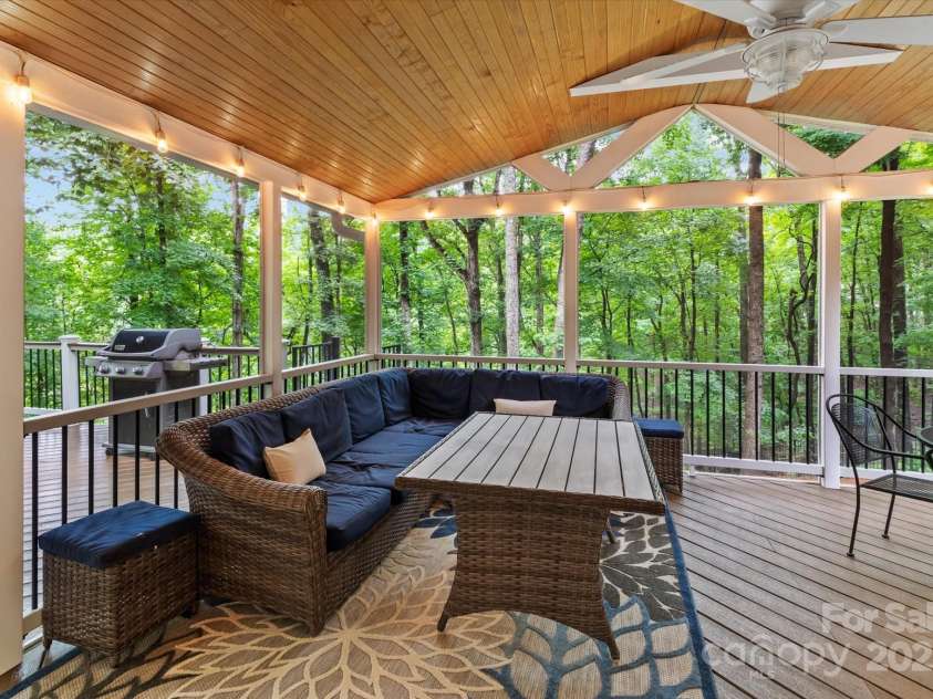 138 Ardmore Place, Mooresville, NC 28117.  MLS# CAR4270841, YatesRealty ID 21310. 