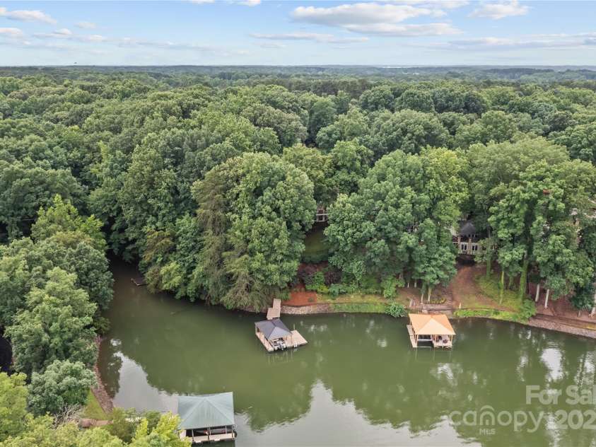 138 Ardmore Place, Mooresville, NC 28117.  MLS# CAR4270841, YatesRealty ID 21310. 